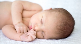 10 πράγματα που θα κάνουν το μωράκι σας να αγαπήσει την ώρα του ύπνου