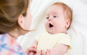 Γιατί κλαίνε τα νεογέννητα μωρά; Μάθετε τις 7 κύριες αιτίες και πως να τα παρηγορήσετε